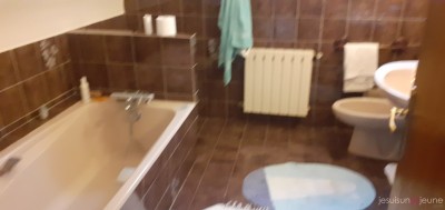 2027-9532.jpg